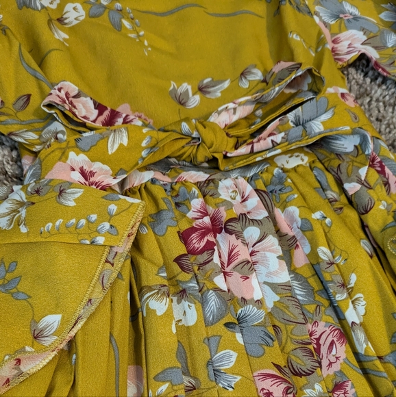 Kids Yellow Floral Pleated Dress - Picture 6 of 8